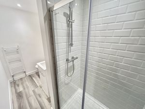 Ensuite- click for photo gallery